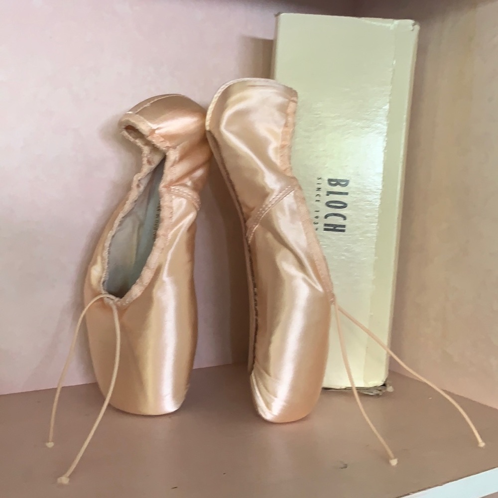 NWT Bloch Balance Pointe Shoes